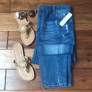Gianni Bini Medium Wash Lightly Distressed Jeans